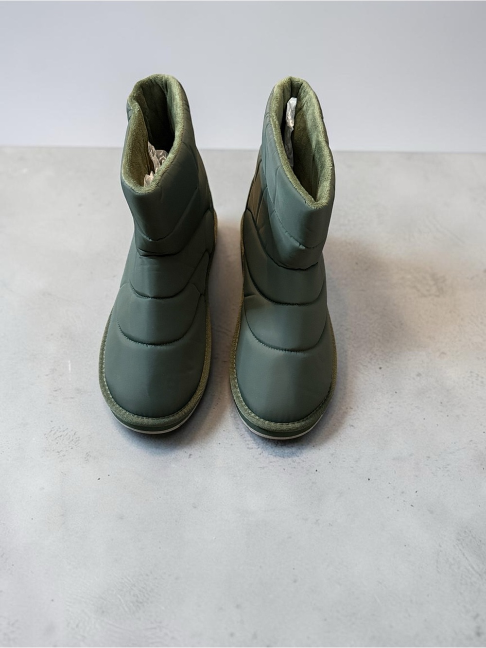 Lands End Men’s Puffer Boots Size US10